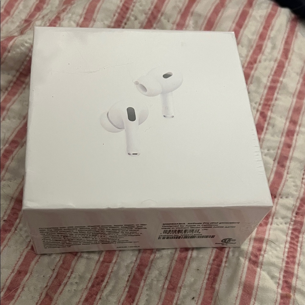 Apple White Wireless Earbuds
